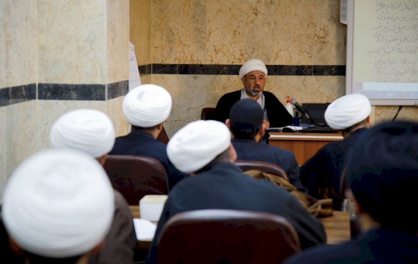 مركزُ تُراثِ كربلاءَ ينظّمُ دورةً لتحقيقِ المخطوطاتِ