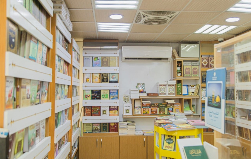 معرضُ الكتابِ الدائمُ.. نافذةُ قسمِ المعارفِ وواجهتهُ الإعلاميّة