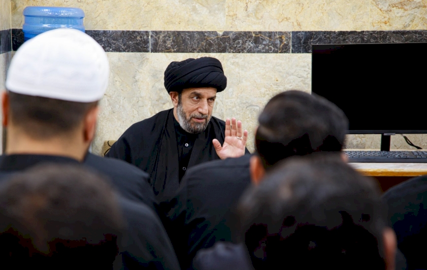 سماحةُ السيّد الموسويّ يزورُ قسمَ المعارفِ