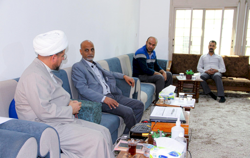 وفدٌ من مزارِ العلماءِ الأربعةِ يزورُ تُراثَ الحِلّةِ