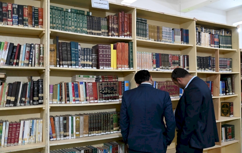 مركزُ تُراثِ الجَنوبِ يزورُ مكتباتِ ذي قارِ