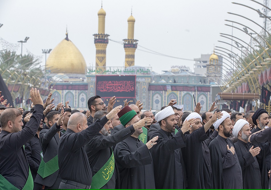 موكب الامام الحسين(ع) خدمة العتبتين المقدستين الحسينية والعباسية بذكرى وفاة الرسول الاعظم محمد ( ص )