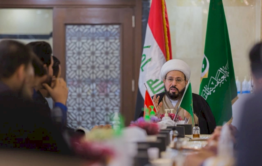 الشيّخُ الهلاليّ يلتقي خطّاطي معرضِ التُراثِ الجماليّ الدوليّ الثانيّ