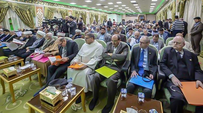 رئيس قسم شؤون المعارف الإسلامية والإنسانية يشارك في مؤتمر دولي عن الآثار والتراث العراقي