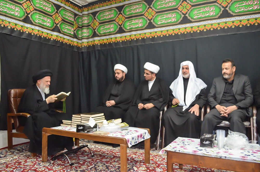 مشيداً بالجهود المباركة المهتمة بتراث أهل البيت –عليهم السلام- آية الله السيد أحمد المددي يستقبل وفد العتبة العباسية المقدسة
