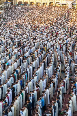 احياء صلاة عيد الاضحى المبارك في منطقة بين الحرمين الشريفين