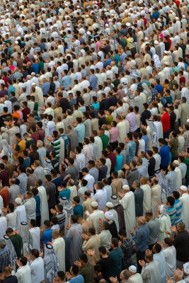 احياء صلاة عيد الاضحى المبارك في منطقة بين الحرمين الشريفين