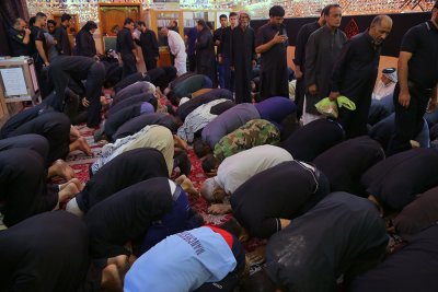 معهد القرآن الكريم للرجال يقيم محفلا ً قرآنيا ً عاشورائيا ً في مقام صاحب الزمان عجل الله فرجه الشريف