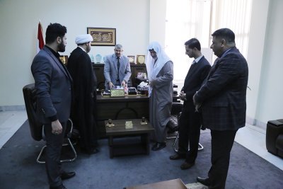 وفد قسم المعارف في العتبة العباسية المقدسة يلتقي مساعد رئيس جامعة كربلاء لإقامة فعاليات علمية 