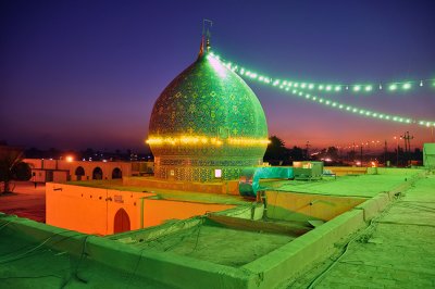 مرقد عون( ع )على طريق كربلاءوالواقع على بعد 11كم تقريباً شرق المدينة ، على الطريق الرابط بينها وبين بغداد