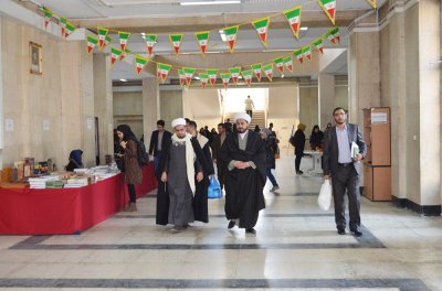 وفد العتبة العباسية المقدسة يبحث سبل التعاون مع المراكز والجامعات في جمهورية إيران الاسلامية