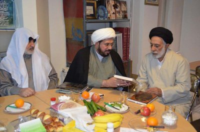 وفد العتبة العباسية المقدسة يلتقي مسؤول مركز التحقيقات في طهران