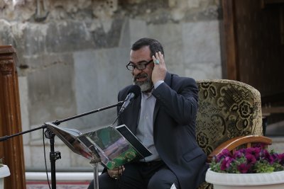 جانب من المحفل القرآني الأسبوعي الذي يقيمه مركز إعداد القرّاء والحفاظ التابع لمعهد القرآن الكريم في قسم شؤون المعارف الإسلامية والإنسانية. المحفل يقام كل يوم جمعة في الصحن العباسي الشريف