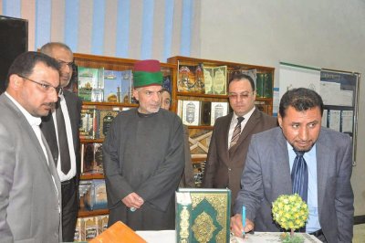 لجنة المعارض التابعة الى الشعبة الادارية تشارك في معرض جامعة ذي قار