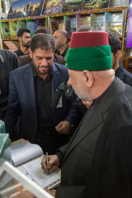 العتبتان المقدستان الحسينية والعباسية يفتتحان معرض الكتاب الدولي في كربلاء بمناسبة مهرجان ربيع الشهادة