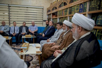 تعاونٌ أكاديميٌّ بين قسمِ المعارفِ وجامعةِ كربلاءَ                                     استقبلَ قسمُ شؤونِ المعارفِ الإسلاميَّةِ والإنسانيَّةِ في العتبةِ العبّاسيَّةِ المقدَّسةِ، صباحَ اليومِ الأحدِ (٢٦ تشرينَ الأوّلِ ٢٠٢٥م)، وفدًا أكاديميًّا من كليّةِ الت