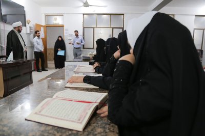 الشيخ عمار الهلالي يزور معهد القران الكريم النسوي في النجف الاشرف