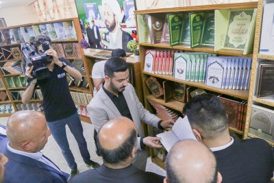 قسم شؤون المعارف يشارك في معرض الكتاب الدولي المقام في جامعة بغداد.