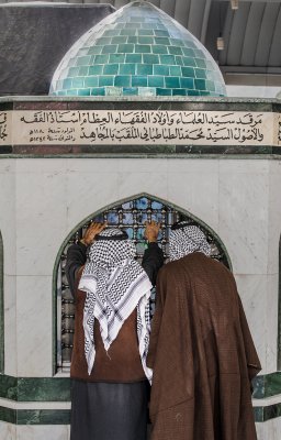 مرقد سيد العلماء السيد محمد الطباطبائي الملقب بالمجاهد