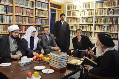 سماحة آية الله العظمى السيد جعفر سيدان -دام ظله- يستقبل وفد العتبة العباسية المقدسة ويبارك الجهود المبذولة في مجال إحياء تراث علمائنا الأبرار 