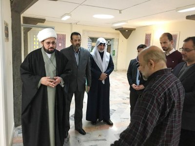 بهدف التعاون بينها لتطوير العمل التراثي والبحثي ... وفد قسم شؤون المعارف الإسلامية والإنسانية في رحاب المكتبة العامة في الحرم الرضوي المقدس