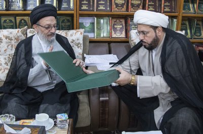 السيد الحكيم في ضيافة قسم شؤون المعارف الإسلامية والإنسانية