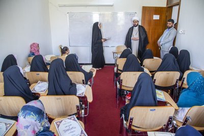 رئيس قسم شؤون المعارف الإسلامية والانسانية يتفقد معهد القرآن الكريم للنساء فرع الهندية ويتابع مشروع الدورات القرآنية الصيفية