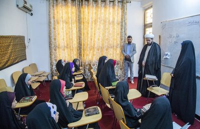رئيس قسم شؤون المعارف الإسلامية والانسانية يتفقد معهد القرآن الكريم للنساء فرع الهندية ويتابع مشروع الدورات القرآنية الصيفية