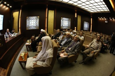 بحضور الباحثين والأكاديميين والمهتمين في التراث الكربلائي ... مركز تراث كربلاء يعقد ندوته الحوارية الثالثة