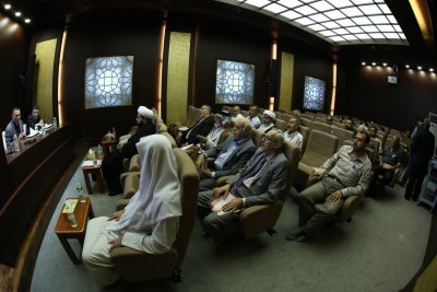 بحضور الباحثين والأكاديميين والمهتمين في التراث الكربلائي ... مركز تراث كربلاء يعقد ندوته الحوارية الثالثة