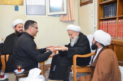 وفد العتبة العبّاسيّة المقدّسة يلتقي المرجع الدينيّ آية الله العظمى الشيخ لطف الله الصافي – دام ظلّه- في مدينة قم المقدّسة