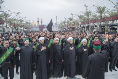 موكب الامام الحسين(ع) خدمة العتبتين المقدستين الحسينية والعباسية بذكرى وفاة الرسول الاعظم محمد ( ص )
