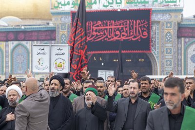موكب الامام الحسين(ع) خدمة العتبتين المقدستين الحسينية والعباسية بذكرى وفاة الرسول الاعظم محمد ( ص )