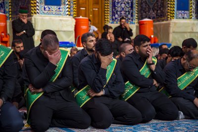 موكب الامام الحسين(ع) خدمة العتبتين المقدستين الحسينية والعباسية بذكرى وفاة الرسول الاعظم محمد ( ص )