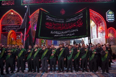 موكب الامام الحسين(ع) خدمة العتبتين المقدستين الحسينية والعباسية بذكرى وفاة الرسول الاعظم محمد ( ص )