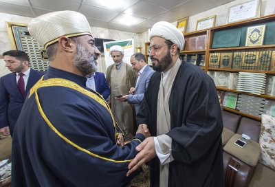 رئيس قسم شؤون المعارف الإسلامية والإنسانية يستقبل وفداً من المجمع الفقهي العراقي