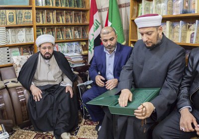 رئيس قسم شؤون المعارف الإسلامية والإنسانية يستقبل وفداً من المجمع الفقهي العراقي