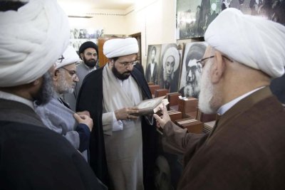رئيس قسم شؤون المعارف الإسلامية والإنسانية يزور مركز الدراسات العليا للتفسير وعلوم القرآن في النجف الأشرف
