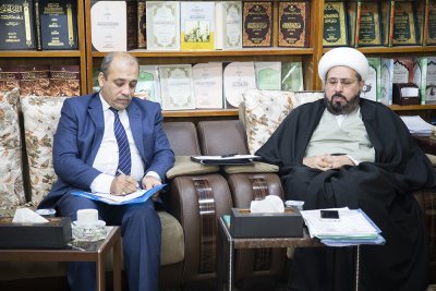 لمناقشة استعدادات المؤتمر العلمي الدولي حول العلامة الشيخ ( آغا بزرك الطهراني )... رئيس قسم شؤون المعارف الإسلامية والإنسانية يستقبل عميد كلية التربية في جامعة الكوفة 