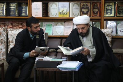 وفد من مركز تراث سامراء يزور قسم شؤون المعارف الاسلامية والإنسانية