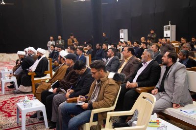 قسم شؤون المعارف الإسلاميّة والإنسانيّة يُقيمُ محاضرةً في محافظة الديوانيّة حول (التعريف بكتابة تاريخ المراقد والمزارات المقدّسة)
