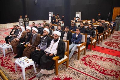 قسم شؤون المعارف الإسلاميّة والإنسانيّة يُقيمُ محاضرةً في محافظة الديوانيّة حول (التعريف بكتابة تاريخ المراقد والمزارات المقدّسة)