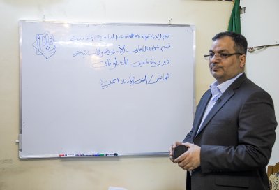 بمشاركة جمعٌ من طلبة الحوزة العلميّة والباحثين  قسم شؤون المعارف الإسلاميّة والإنسانيّة يُقيم دورة تخصصيّة في تحقيق المخطوطات وفهرستها