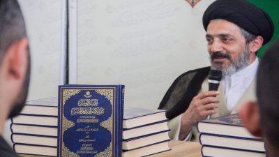 معرض كربلاء الدولي للكتاب يشهد حفل توقيع كتاب (إبانة الوسن عن مكتبة أبي محمّد الحسن) الصادر عن قسم شؤون المعارف الإسلاميّة والإنسانيّة