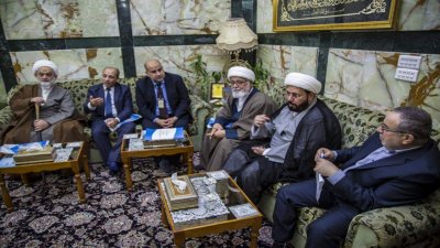 المتولّي الشرعيّ للعتبة العبّاسية المقدّسة سماحة السيّد أحمد الصافي (دام عزّه) يلتقي بمجموعةٍ من المشاركين في المؤتمر العلميّ للشيخ آغا بزرك الطهرانيّ