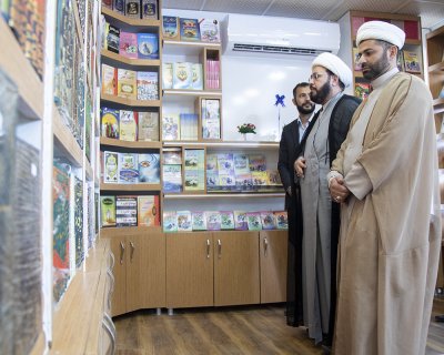 رئيسُ قسم شؤون المعارف الإسلاميّة والإنسانيّة يفتتحُ منفذًا جديدًا لمبيعات مطبوعات القسم في منطقة ما بين الحرمين الشريفين