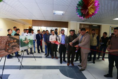 قسم شؤون المعارف الاسلامية والانسانية يفتتح معرض الكتاب في جامعة كربلاء كلية التربية للعلوم الانسانية
