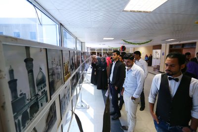 قسم شؤون المعارف الاسلامية والانسانية يفتتح معرض الكتاب في جامعة كربلاء كلية التربية للعلوم الانسانية