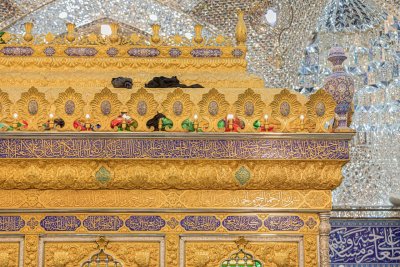 تقرير مصور يُبيّن التفاصيل الدقيقة للجهة الجنوبيّة من شباك ضريح المولى أبي الفضل عليه السّلام