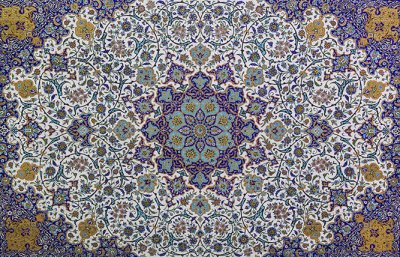 روعة الزخرفة النباتية والهندسية في العتبتين المقدستين